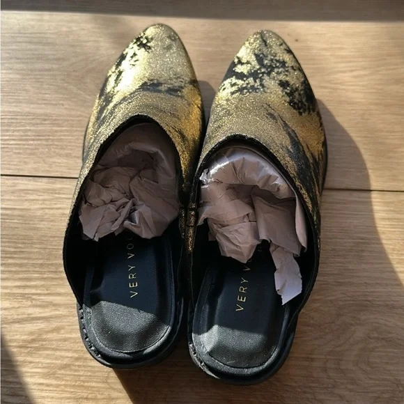 Very Volatile Moonstruck Gold/ Black
Leather Mules - Picture 4 of 5